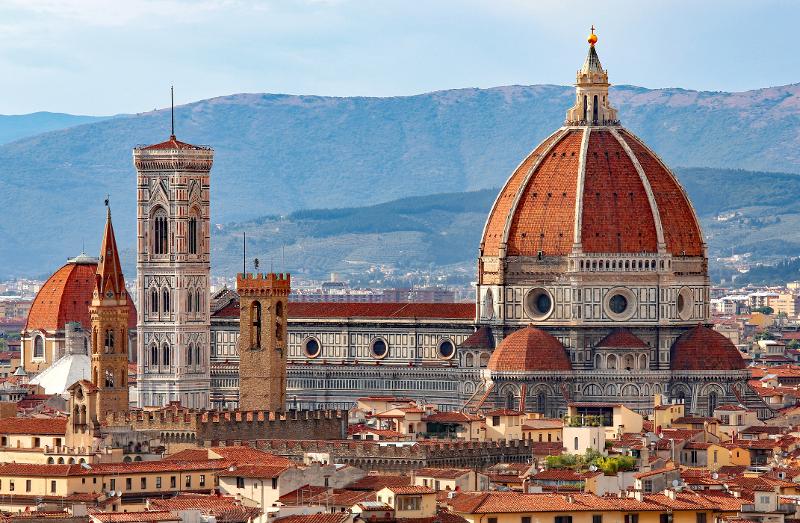 Ein Blick über die Dächer von Florenz im Familienurlaub Italien