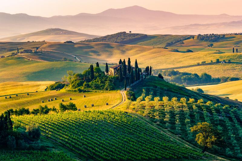 Landschaftsaufnahme der Toskana im Familienurlaub Italien