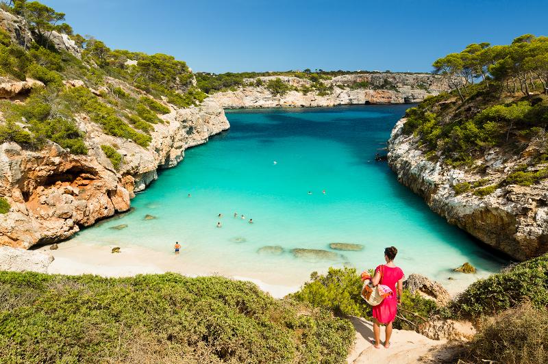 Blick auf eine Bucht im Familienurlaub Mallorca Finca