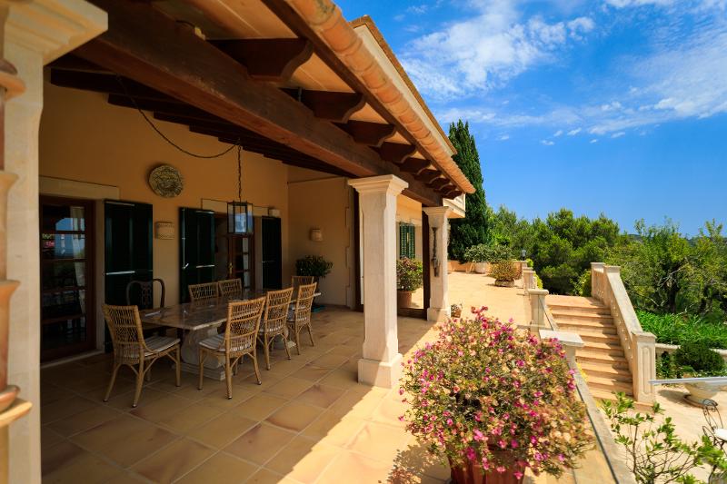Aussicht von der Terasse im Familienurlaub Mallorca Bungalow