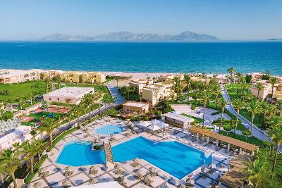 Pool- und Gartenlage in direkter Strandnähe im Familienurlaub Griechenland