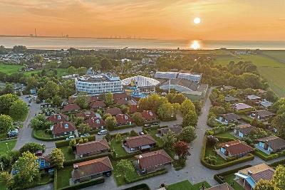 Luftaufnahme des Center Parcs Nordseeküste im Familienurlaub Deutschland