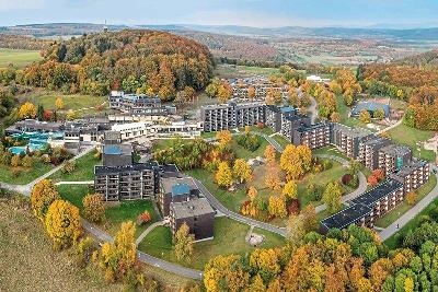 Luftaufnahme der Hotelanlage im Familienurlaub Deutschland