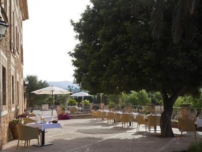 Fincahotel mit Terrasse für alle Gäste im Familienurlaub Mallorca 