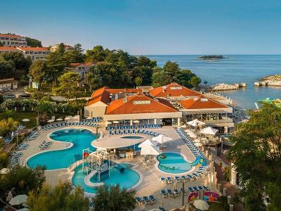 Das Belvedere Resort mit Poollandschaft im Kroatien Familienurlaub