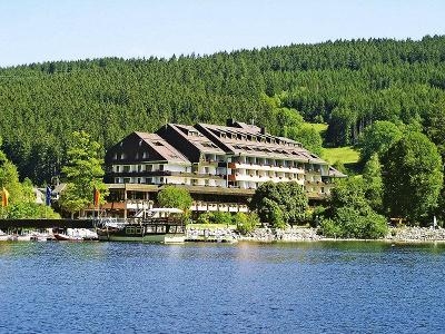 Hotel direkt am Titisee im Familienurlaub
