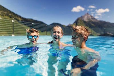 Familienurlaub Österreich mit Pool 2024