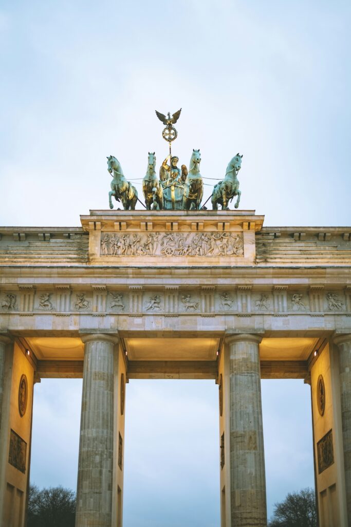 Wohin Kurzurlaub mit Kindern? Das Brandenburgertor in Berlin.