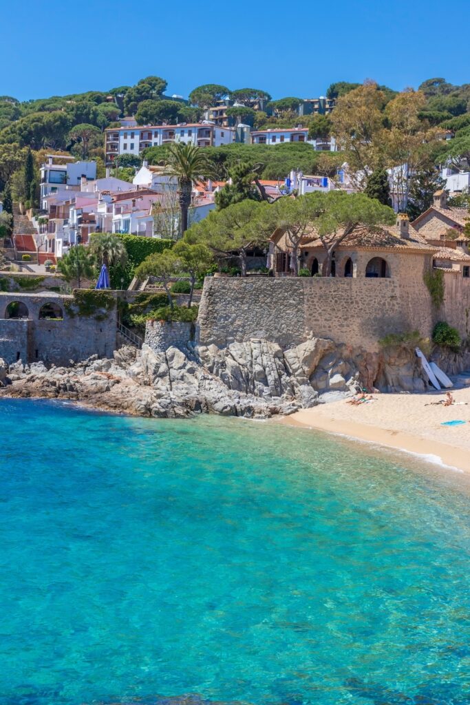 Urlaubsziele mit Kindern Europa: traumhafter Strand in Spanien